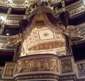 Formare: Real Teatro San Carlo Napoli (wikipedia)